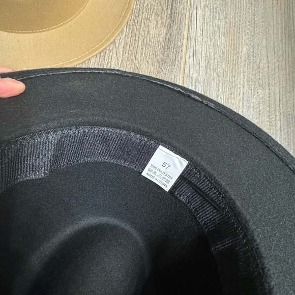 Set of two brim hats - Picture 4 of 6